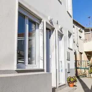 2-bedroom-house-and-garden-lounge.hotels-lisbon-portugal.com/